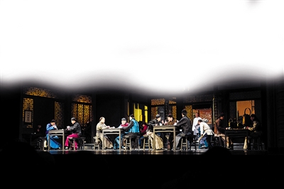 话剧《茶馆》在津上演 复刻五十年代经典首版