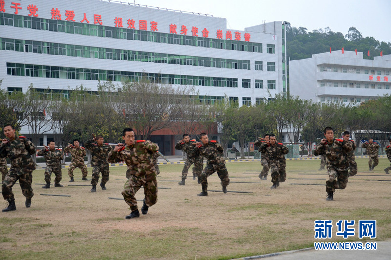 广州边防指挥学校学员队干部到基层部队
