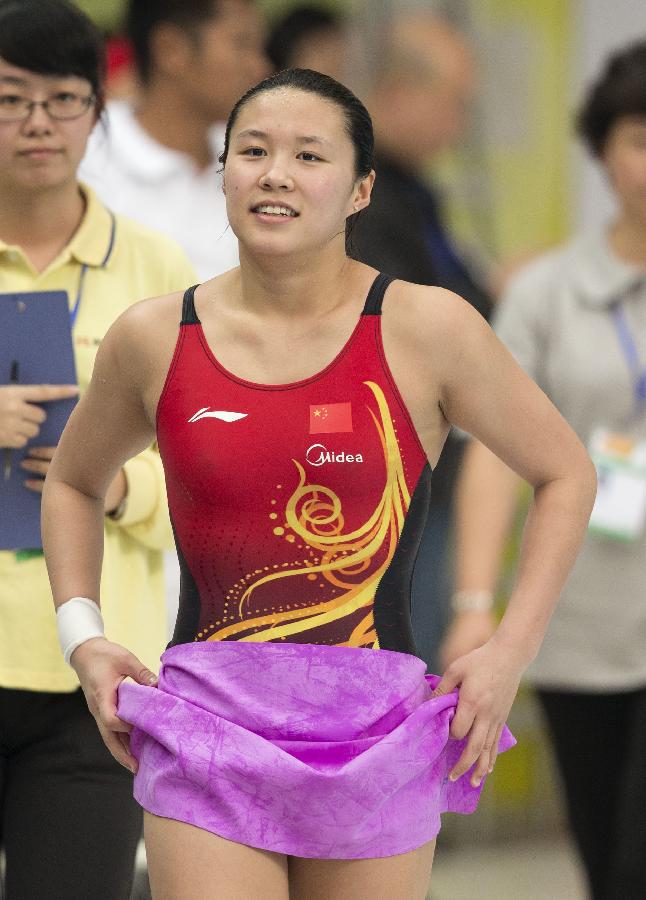 (体育)(1)跳水——国际泳联世界系列赛女单三米板:王涵摘金(图)