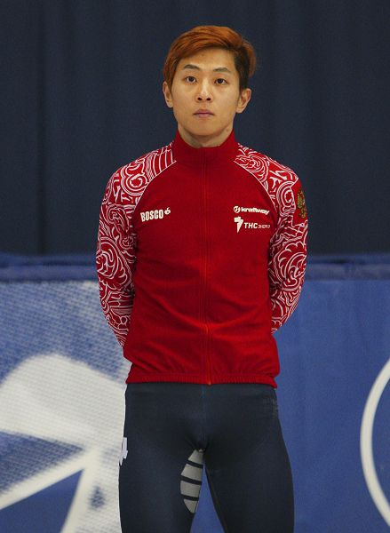 图文:2014短道速滑世锦赛 1000米安贤洙夺冠