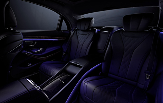 全新梅赛德斯-奔驰s级轿车,以头等舱级后排独立空间,再次革新豪华的