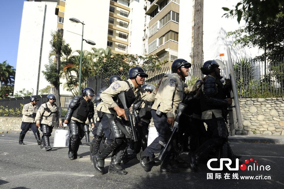 委内瑞拉动荡致至少31人死亡 2名反对派市长被