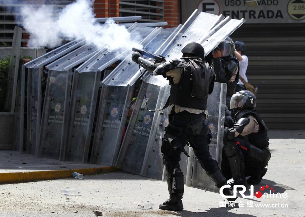 委内瑞拉动荡致至少31人死亡 2名反对派市长被