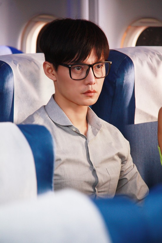 《绝命航班》上映获好评 尹正首加盟好莱坞团队