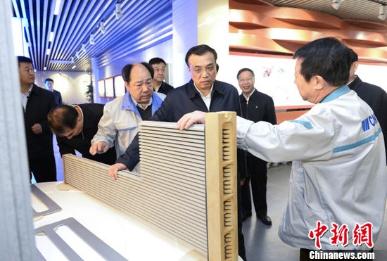 国务院总理李克强26日来到沈阳铁西区远大科技创业园考察。中新网 记者 刘震 摄