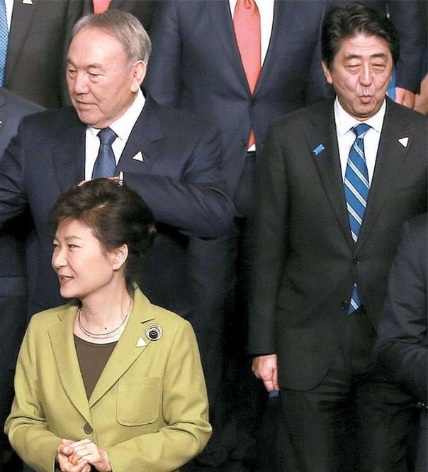 朴槿惠被指无视安倍用韩语示好 日媒批其无礼(图)