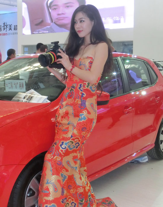哈尔滨春季车展长腿美女