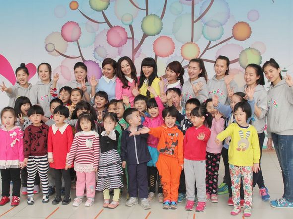 《妈妈美呀》上线 中国辣妹携新歌走进幼儿园