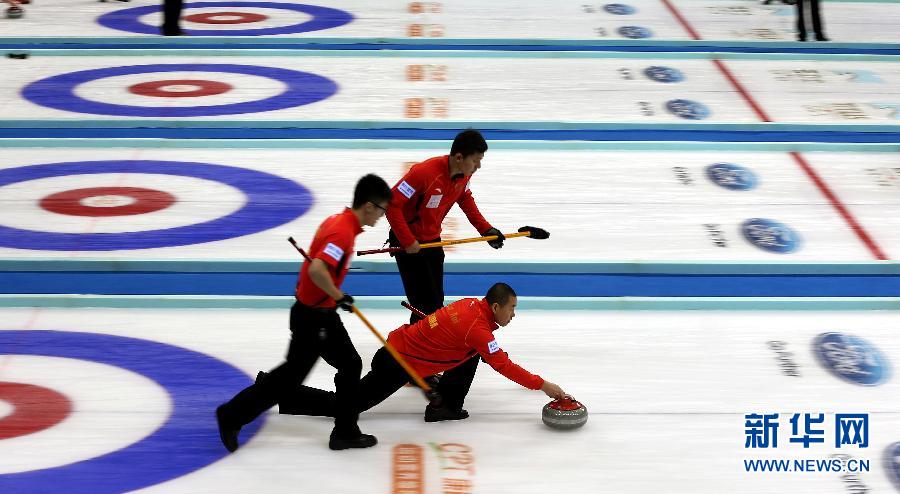 当日,在2014年世界男子冰壶锦标赛中,中国队以6比4战胜丹麦队.