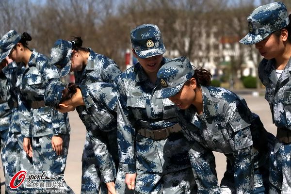 2014年4月3日,中国女排集结于空军训练基地进行军训,队员称将利用