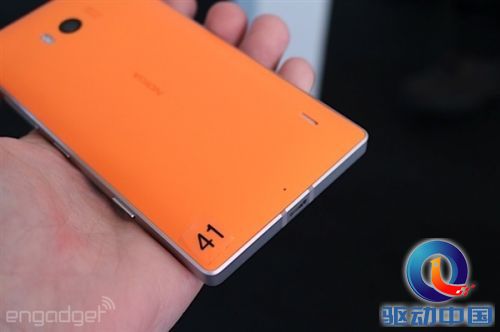 诺基亚WP8.1新机Lumia 930真机图赏