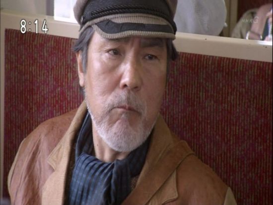 蟹江敬三在《海女小天》中饰演女主角的祖父