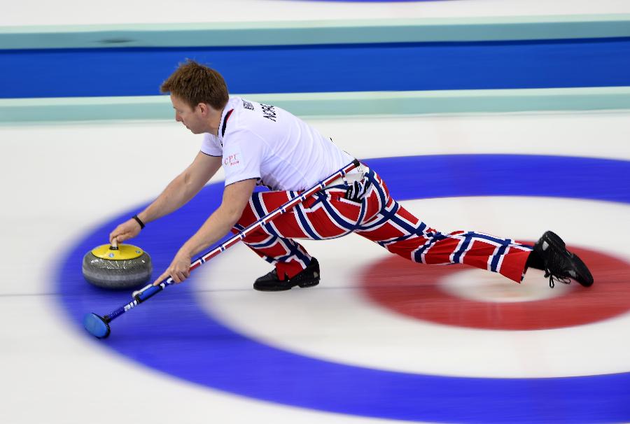 (体育)(9)冰壶--男子世锦赛:挪威队夺冠(图)