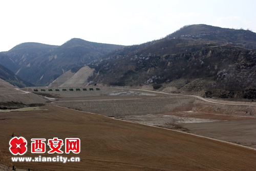 【组图】全国网媒深入黄土高原沟 走访子长县治沟造地工(组图)