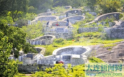 青山绿水 豪墓"扎眼"(图)