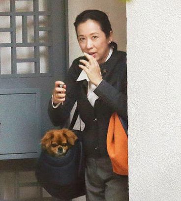 朱玲玲看望儿媳妇郭晶晶
