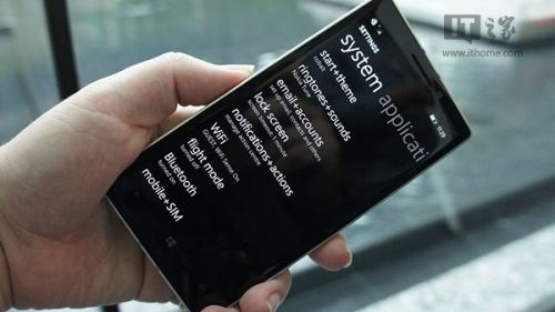 WP8.1手机诺基亚Lumia930真机图赏介绍