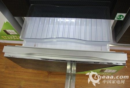 容声BCD-430WPMB/A冰箱下层冷冻室