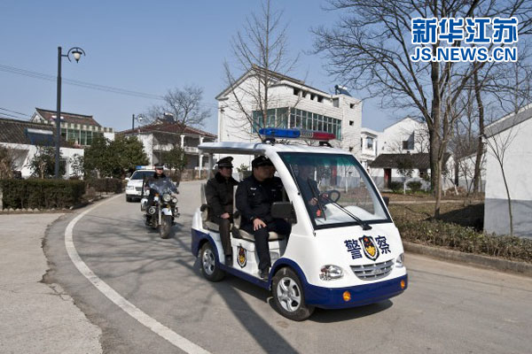 【组图】常州市警方每天4000名警力200辆警车武装巡逻(组图)