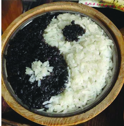 木渎乌米饭。