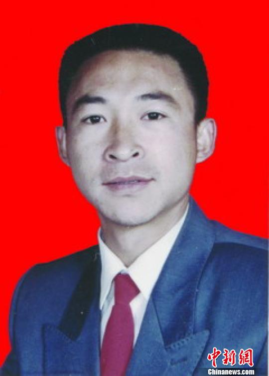四川省会理县政府网站刊登的康健简历照片.