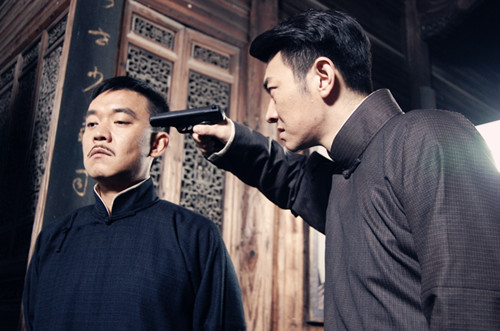 搜狐娱乐讯 由曹炳琨,李曼,种丹妮,崔嵩等领衔主演的电视剧《血色迷情