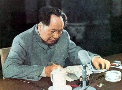 毛泽东1958年不连任国家主席:希望能够摆脱杂