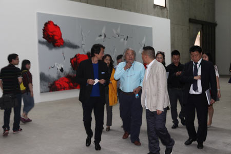 侨福芳草地董事长黄建华先生出席武明中个展