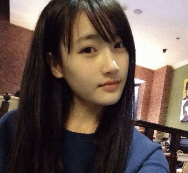 最美女生婚纱v女生17岁高中生夺冠走红儿童校服女生图片