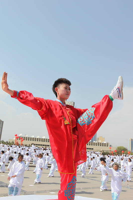 2014年百城千村健身气功交流在内蒙古和河南