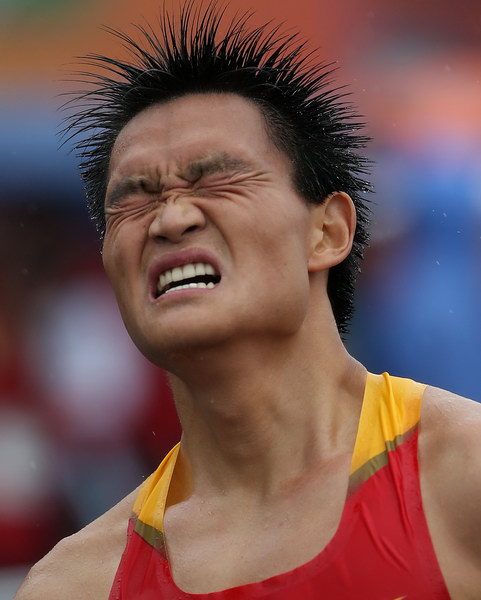 图文:竞走世界杯男子20KM 蔡泽林筋疲力尽