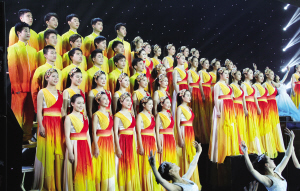 天津理工大学大学生艺术团演出大合唱《天耀》(资料图)