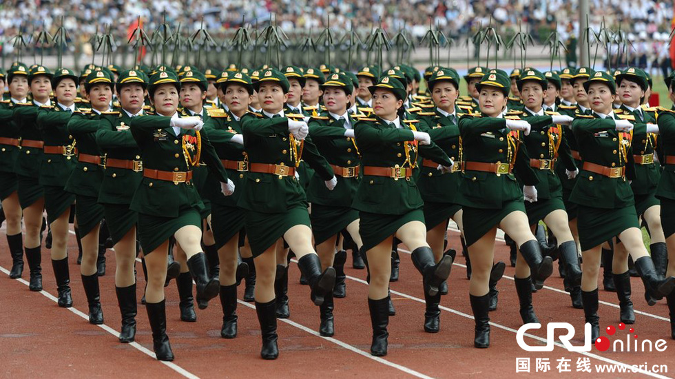 越南举行盛大阅兵仪式纪念奠边府战役胜利60周年(高清