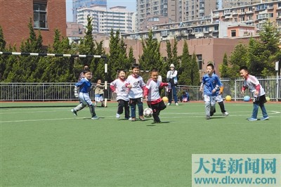 中山区幼儿园足球趣味赛昨日开赛(图)