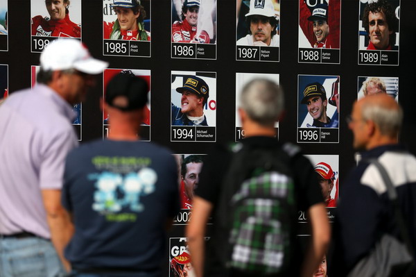 图文:F1西班牙站第三次练习 冠军墙