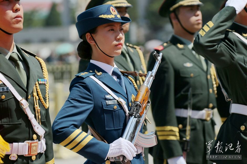 解放军首批仪仗女兵在京正式亮相(高清组图)女兵仪仗队"总统阁下,中国