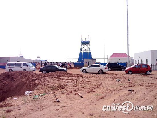 陕西榆林一在建煤矿发生事故 已致2死11人被困