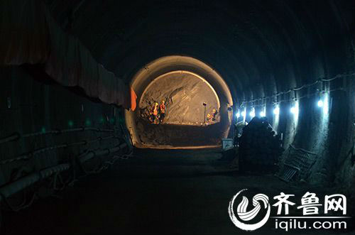 工程五南区间暗挖隧道已于近日安全跨过先期