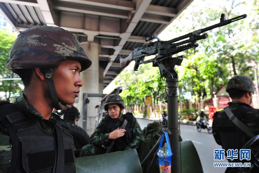 泰国军方出手宣布全泰国戒严 （组图）