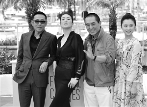 巩俐,张艺谋和张慧雯亮相戛纳新华社发第67届戛纳国际电影节香港电影枯木逢春图片