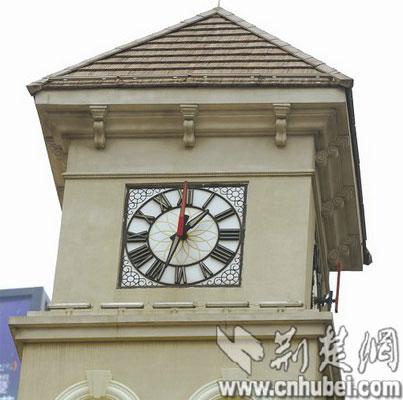 江汉路,光谷等地钟楼,和部分公汽,地铁等交通工具,发现时钟不准的现象