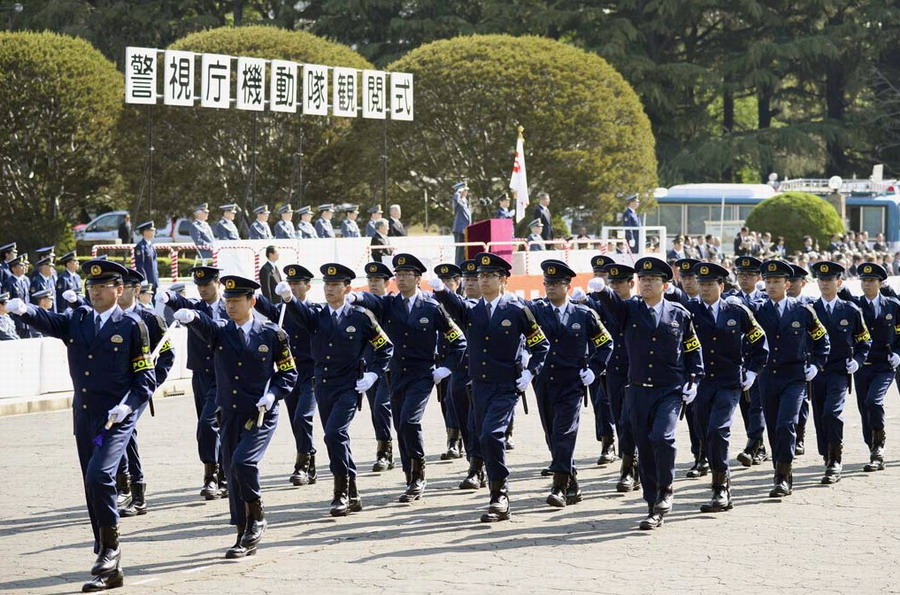 东京警视厅机动队举行检阅式 誓保奥运安全(组图)