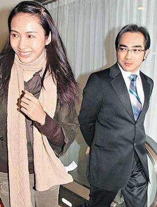 在《胭脂水粉》中,黎姿来来去去都是一个表情,被批评为"大花瓶";在