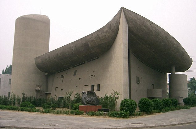 中国山寨国外建筑引争议