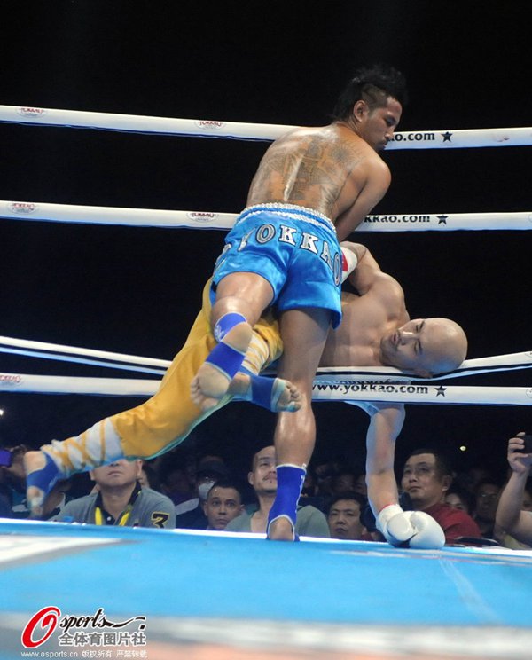 2014年5月24日,2014年武林风信阳站环球拳王争霸赛,武僧一龙状态低迷