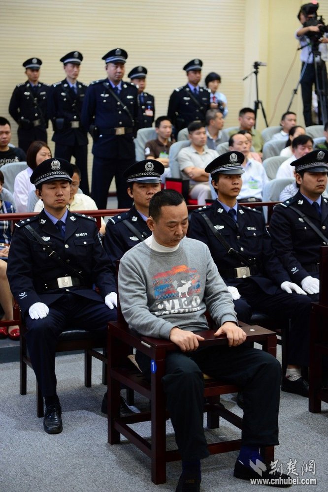 刘汉、刘维两兄弟被判死刑时的表情(1)_图片新