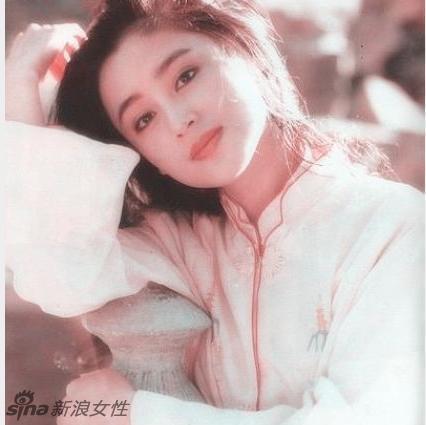 80年代最美女星年轻时美照(图组)钟楚红朱茵陈