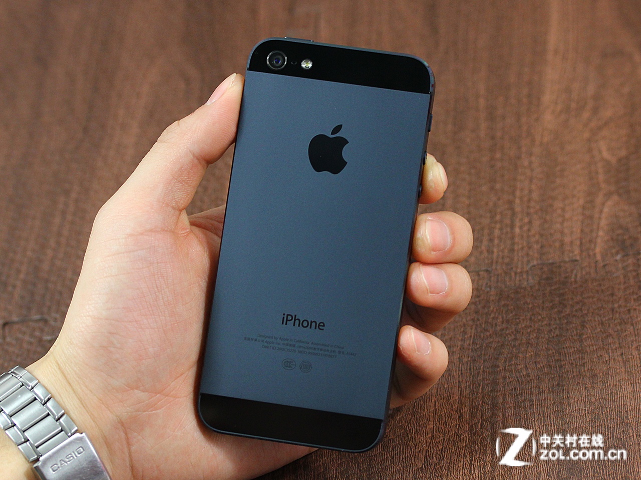 苹果金色iPhone 5S多图高清照片曝光(8张)图2