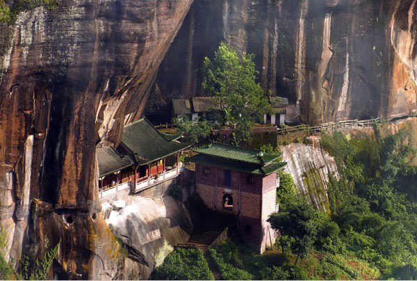 丹霞山神奇地质奇境 美就在广东