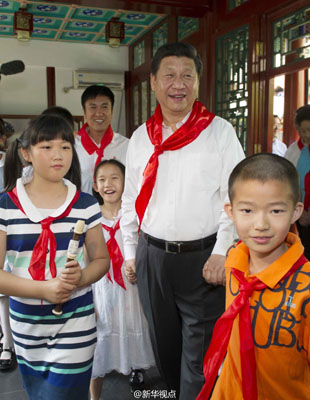 习近平“六一”前夕看望少年儿童